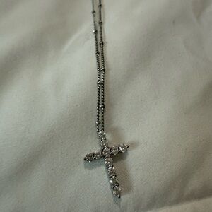 Jaclyn Hill- Cross Necklace (Jaclyn Roxanne)